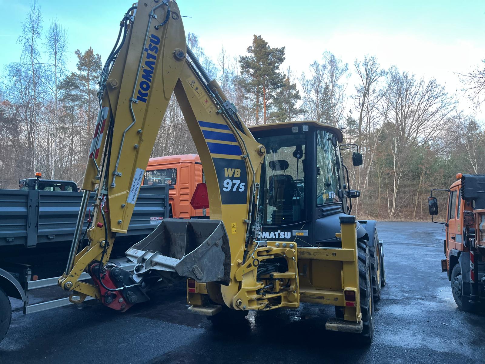 Traktorbagr Komatsu WB 97 S-8